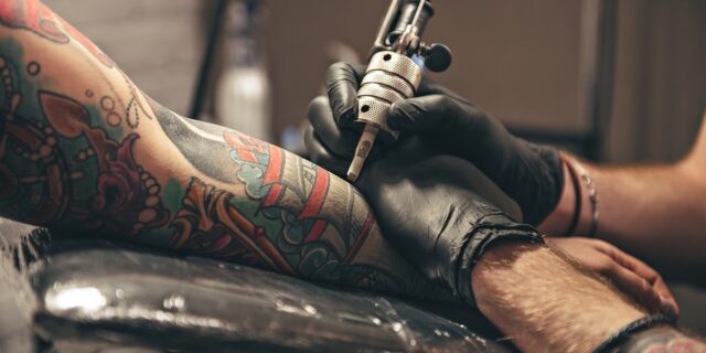 Τι συμβαίνει με τα μελάνια για τα tattoos – Πόσο επικίνδυνα είναι τελικά;