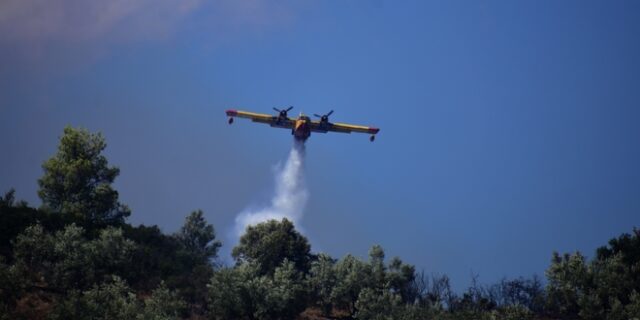 Φωτιά στο Μάνεσι Καλαβρύτων – Βελτιωμένη εικόνα