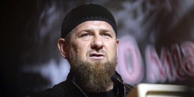 Ανταρσία στη Ρωσία: Ο ηγέτης των Τσετσένων στέλνει τους άνδρες του σε “περιοχές έντασης”