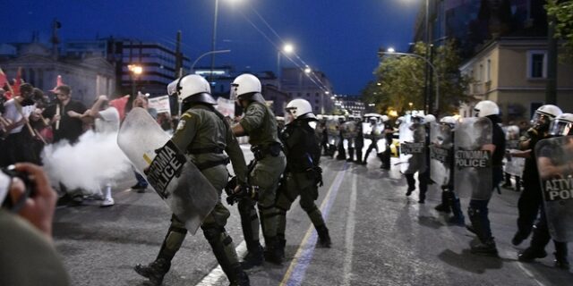 Προπύλαια: Νέα επεισόδια και χημικά από την αστυνομία – Αναφορές για τραυματίες