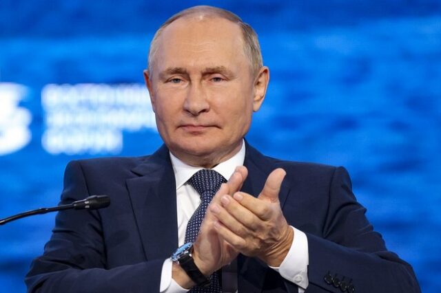 Πούτιν: Συνεχάρη τον βασιλιά Κάρολο – “Εύχομαι στη Μεγαλειότητά σας επιτυχία”