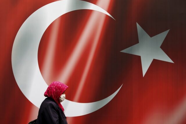 Άνευ ορίων πρόκληση της Τουρκίας: “Απελπισμένη η Ελλάδα, προσπαθεί να καλύψει τις παράνομες απωθήσεις”