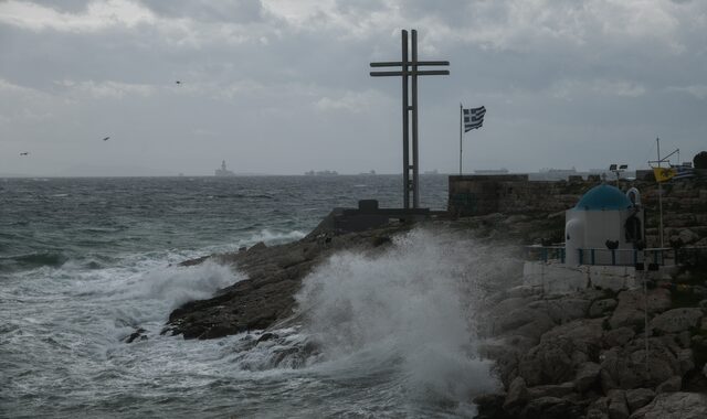 Ακτοπλοϊκές συγκοινωνίες: Απαγορευτικό από Πειραιά, Ραφήνα και Λαύριο