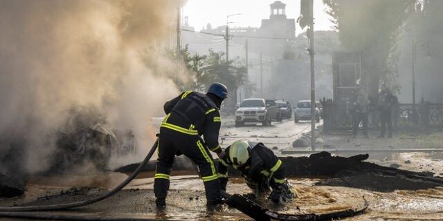 Μαζικά ρωσικά πλήγματα στην Ουκρανία – Κατακραυγή από τη Δύση, καταγγέλλουν “τυφλές” επιθέσεις