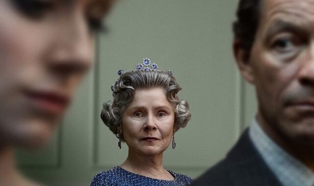 The Crown: Αναστάτωση στο Μπάκιγχαμ με την 5η σεζόν – Ο βασιλιάς Κάρολος εμφανίζεται να θέλει να “ρίξει” την Ελισάβετ