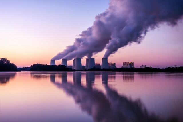 REPowerEU: Οι εκπομπές διοξειδίου του άνθρακα μειώθηκαν στην Ευρώπη κατά 2,5% πέρυσι