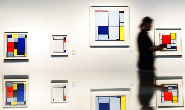 Απίστευτο κι όμως αληθινό: Πίνακας του Mondrian κρέμεται ανάποδα σε μουσείο εδώ και 75 χρόνια