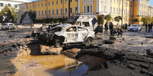 Ουκρανία: 75 πυραύλους εκτόξευσε η Μόσχα – Συγκλονιστικές εικόνες από το Κίεβο