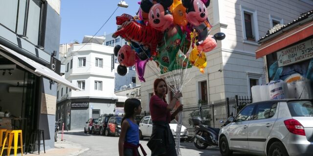 “Οι Ρομά μέσα από τα μάτια των Ρομά”: Έκθεση φωτογραφίας από την Κλίμακα