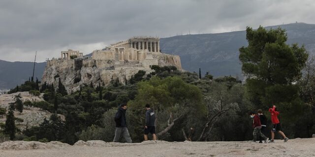 Καιρός: Βροχές και συννεφιά την Παρασκευή – Ποιες περιοχές θα επηρεαστούν