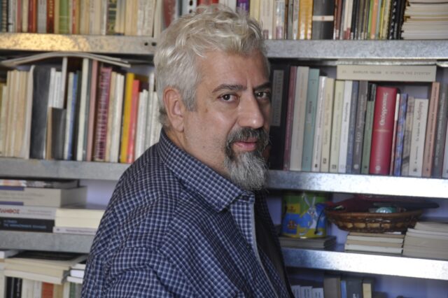 Δημήτρης Φραγκιόγλου στο NEWS 24/7: “Ήμουν συν-σεναριογράφος στης Ελλάδος τα παιδιά – ‘Εζησα το όνειρο”