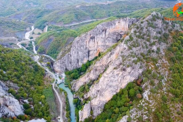 Τσούργιακας: Η απόκρημνη φωλιά των αετών, που “γέννησε” την Ευρώπη