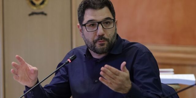 Ηλιόπουλος: “Σπασμένες πόρτες από εξώσεις δεν είδαμε ούτε στις πιο σκληρές μέρες της χρεοκοπίας”