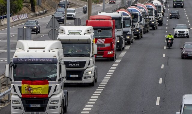 Ισπανία: Νέα επ’ αόριστον απεργία ξεκίνησαν οι οδηγοί φορτηγών