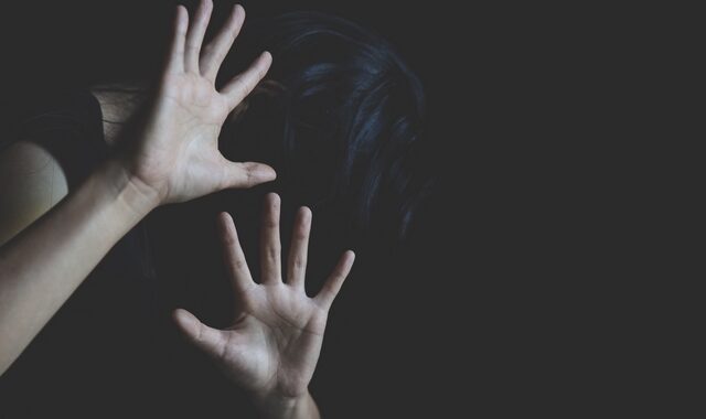 Κρήτη: Συνελήφθη 44χρονος για ενδοοικογενειακή βία – Χτυπούσε τη σύζυγό του στο κεφάλι