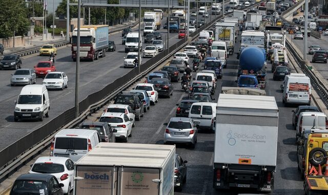 Κίνηση στους δρόμους: Καραμπόλα 6 οχημάτων στον Κηφισό – LIVE ΧΑΡΤΗΣ