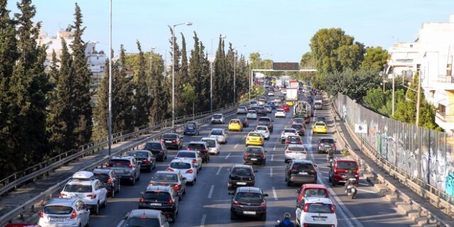 Κίνηση στους δρόμους: Τροχαίο στον Κηφισό, συμφόρηση στην άνοδο – LIVE ΧΑΡΤΗΣ