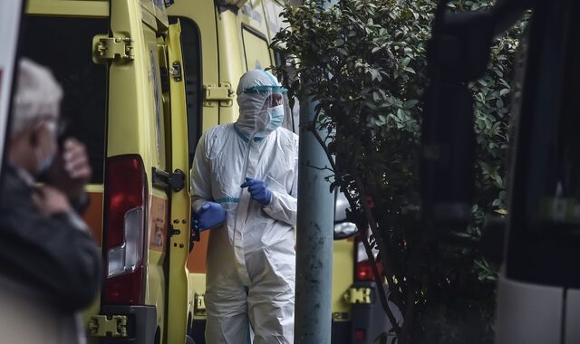 Κρήτη: 33χρονη εξέπνευσε σε ταξί, στο προαύλιο του Βενιζέλειου – Νοσούσε με κορονοϊό