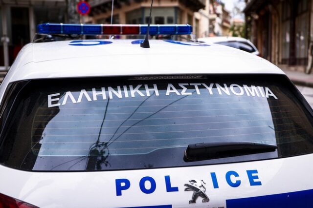 Καταδίωξη κλεμμένου αυτοκινήτου στην Αθηνών-Λαμίας – Χτύπησε αστυνομικό για να διαφύγει