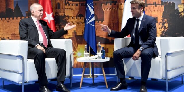 Μήνυμα Μακρόν σε Ερντογάν: “Να υπάρξει αποκλιμάκωση στην Ανατολική Μεσόγειο”