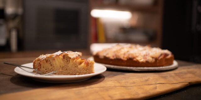 Έχετε μόνο 10′; Φτιάξτε αυτή τη μηλόπιτα κέικ