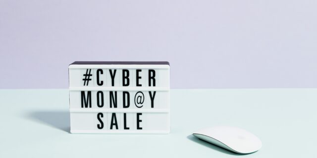 Cyber Monday: Πού θα βρείτε προσφορές εώς και 80% στα αγαπημένα σας προϊόντα