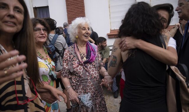 Αργεντινή: Βρέθηκε το 131ο παιδί που είχε “κλαπεί” επί δικτατορίας – Είναι 44 ετών