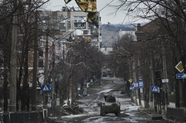 Πόλεμος στην Ουκρανία: Πάνω από 100.000 στρατιώτες έχει χάσει η Ρωσία