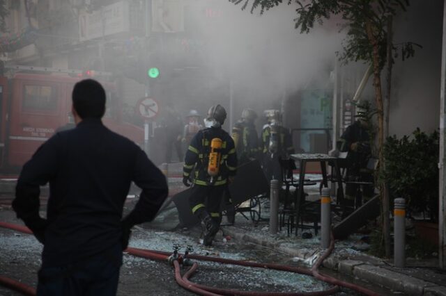 Κολωνός: Ισχυρή έκρηξη σε κατάστημα με καπνικά είδη – Μεγάλες υλικές ζημιές