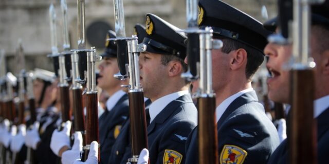 “Στα κάγκελα” τα στελέχη των Ενόπλων Δυνάμεων κατά της κυβέρνησης 