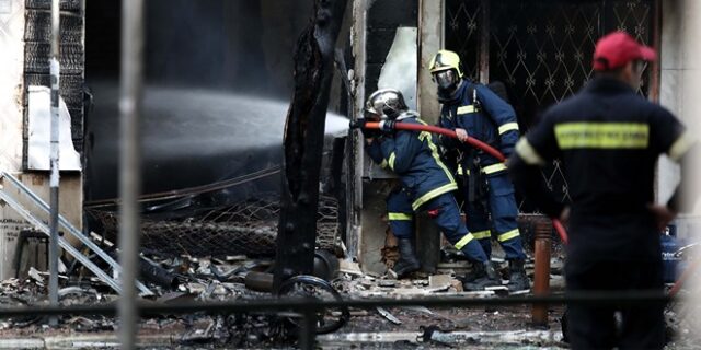 Καλλιθέα: Φωτιά σε κτίριο γραφείων