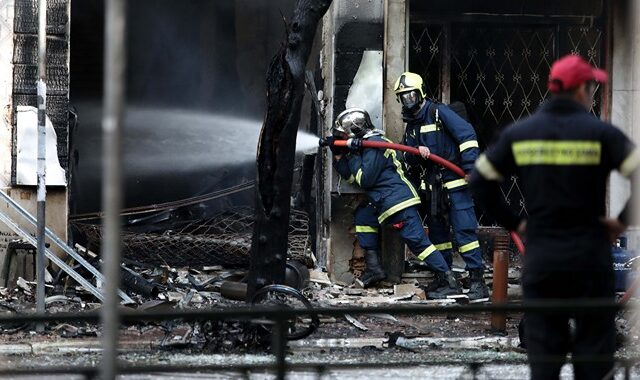 Καλλιθέα: Φωτιά σε κτίριο γραφείων