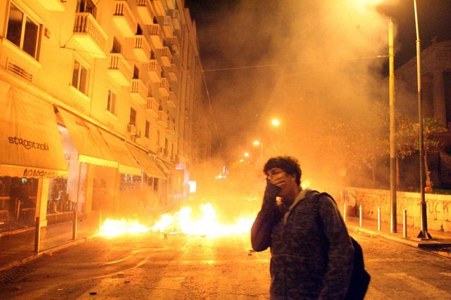 Δολοφονία Γρηγορόπουλου: 16 χρόνια από την εξέγερση του Δεκέμβρη – Το χρονικό της οργής