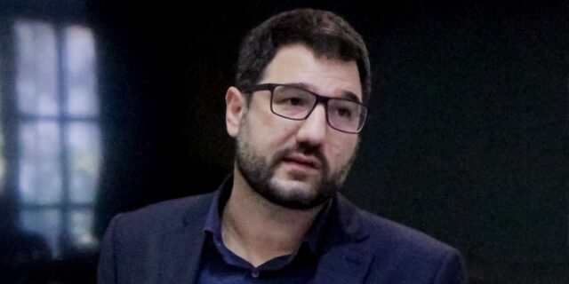 Ηλιόπουλος: “Να απαντήσει ο κ. Μητσοτάκης πώς πληρώνει τις δημοσκοπήσεις που παραγγέλνει”