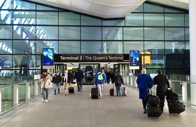 Απεργία στη Βρετανία: Με υπομονή στις… βαλίτσες το ταξίδι για το Λονδίνο τις γιορτές