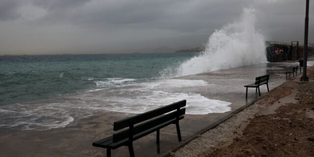 Κακοκαιρία Gaia: Επί ποδός για επικίνδυνα φαινόμενα – Μηνύματα του 112 σε πολλές περιοχές