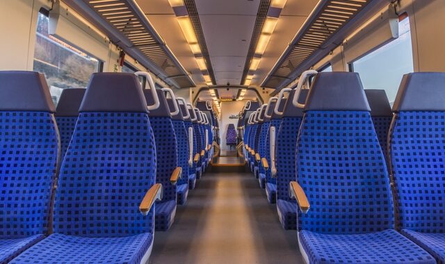 Κίνα: Πρόστιμο σε επιβάτη επειδή έγειρε το κάθισμά του στο τρένο προς τα πίσω