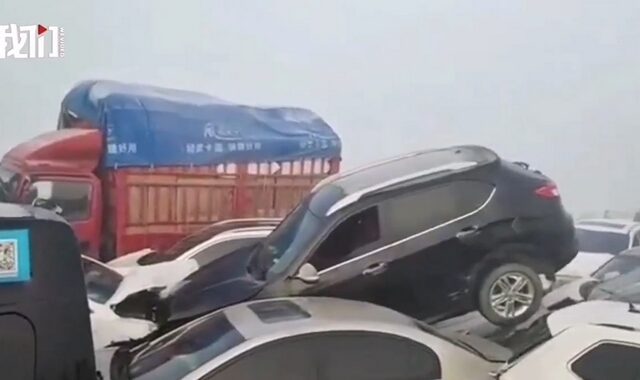Κίνα: Απίστευτη καραμπόλα με πάνω από 200 οχήματα σε γέφυρα – Ένας νεκρός