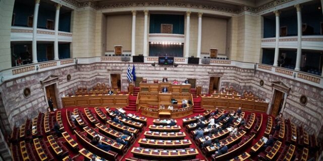 ΚΚΕ: Τροπολογία για κατάργηση του ΦΠΑ σε τρόφιμα, ρεύμα και ενέργεια σε νομοσχέδιο του ΥΠΟΙΚ