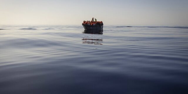 Κομισιόν: Καλεί την Ελλάδα να ενσωματώσει την οδηγία για τις συνθήκες υποδοχής των αιτούντων άσυλο