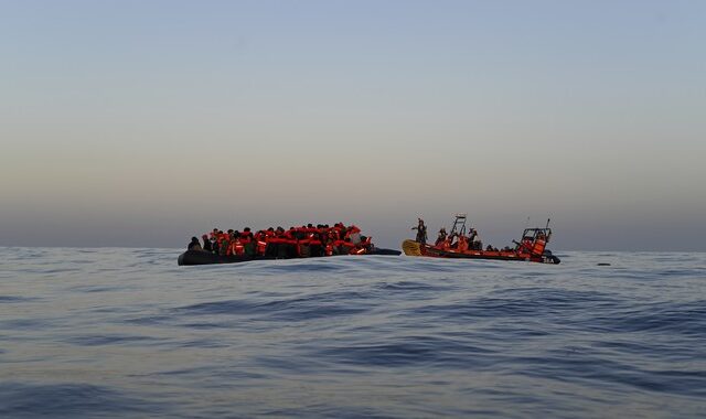 Μάγχη: Τέσσερις νεκροί μετανάστες σε ναυάγιο – Σε εξέλιξη επιχείρηση διάσωσης