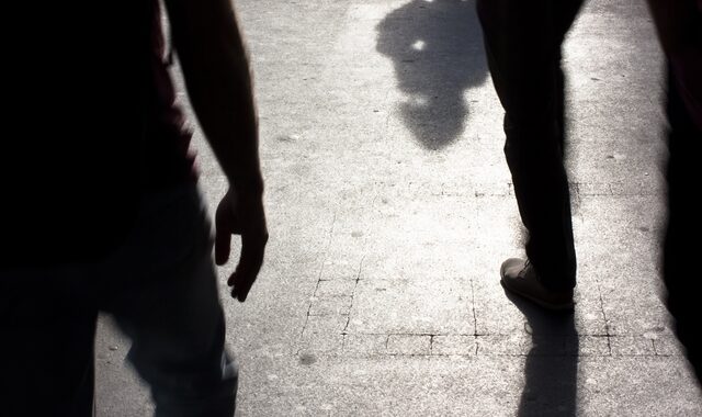 Νέα Σμύρνη: Καταγγελία για ξυλοδαρμό νεαρών από ανήλικους επειδή “τους στραβοκοίταξαν”