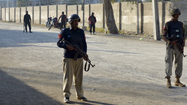 Πακιστάν: Απελευθερώθηκαν οι στρατιωτικοί και αστυνομικοί που κρατούνταν όμηροι – Νεκροί και οι 33 Ταλιμπάν