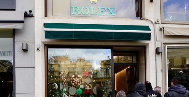 Rolex: Εξιχνιάστηκε η ληστεία στο κέντρο της Αθήνας – Συνελήφθησαν μέλη της συμμορίας “Ροζ Πάνθηρες”