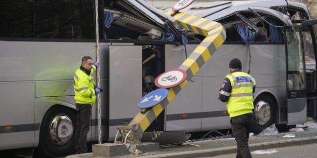 Επικοινωνία Δένδια με τους συγγενείς των τραυματιών του δυστυχήματος στο Βουκουρέστι