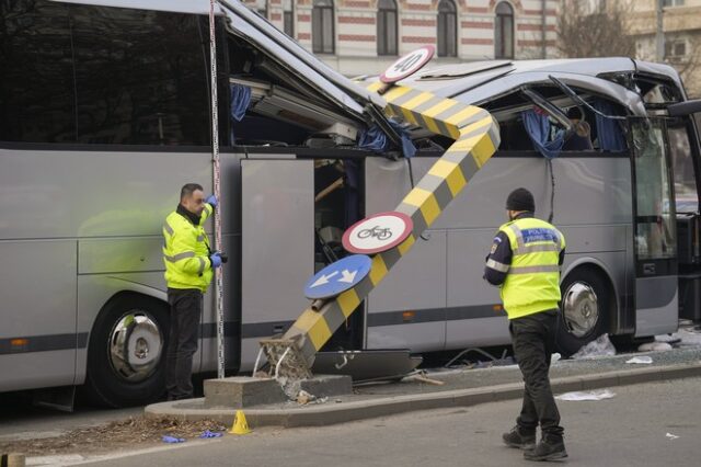 Επικοινωνία Δένδια με τους συγγενείς των τραυματιών του δυστυχήματος στο Βουκουρέστι