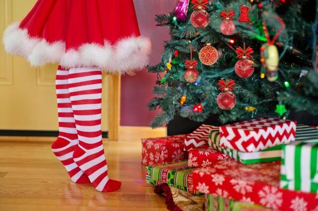 Χριστούγεννα στη Βρετανία: Γαλοπούλα, Boxing Day και κάρτες – Όλες οι παραδόσεις