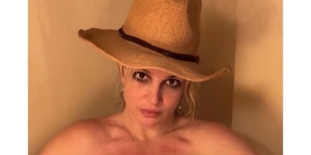 Britney Spears: Ποζάρει (ξανά) ολόγυμνη και οι θαυμαστές της ανησυχούν – “Σταματήστε να την εκμεταλλεύεστε”