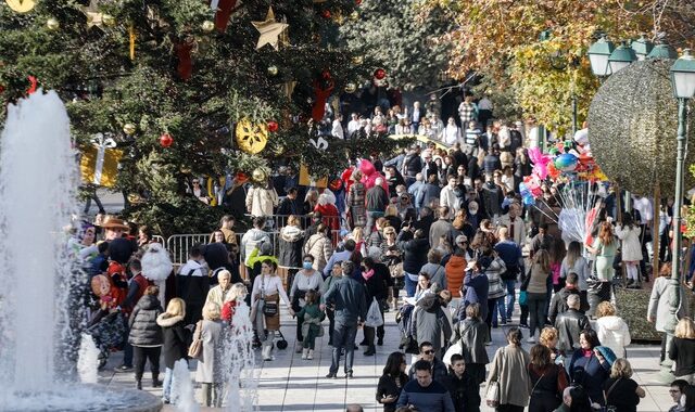 Παραμονή Χριστουγέννων: Ανοικτά σήμερα τα καταστήματα – Αυξημένο εορταστικό τζίρο προσδοκά η αγορά