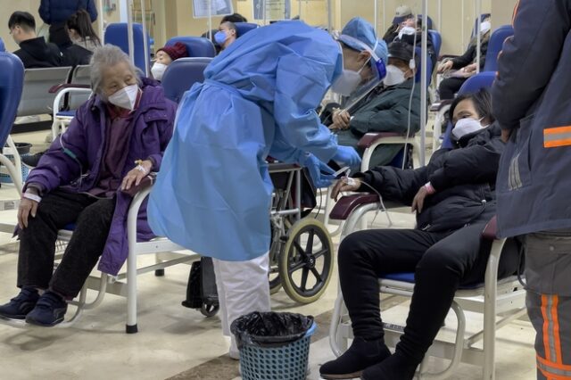 Κίνα: Μεγάλη αύξηση στις εισαγωγές ασθενών με Covid-19 στα νοσοκομεία